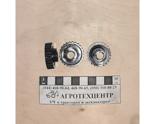 Втулка бічного безрамкового скла МТЗ 80-6708903