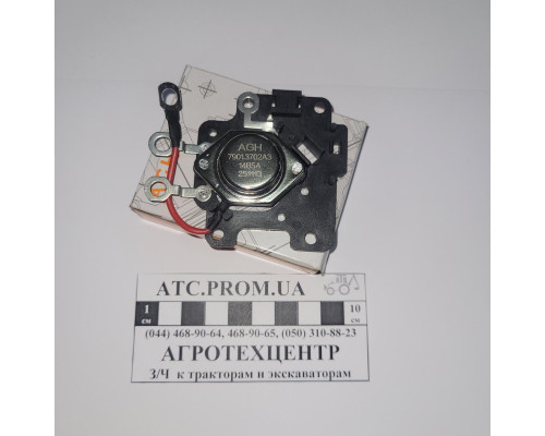 Регулятор напруги 12V з 3 вусиками 2402.3702  РТ-14-1У  811.3702  7302.3702