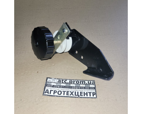 Управління шторкою радіатора в зборі (рукоятка+ролик+скоба) МТЗ  80-1310010