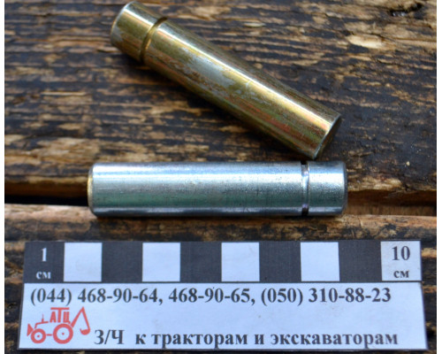 Вісь кришки рукава бортового Т-25 25.38.213