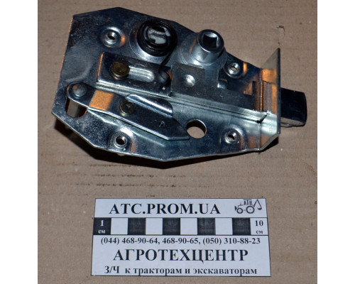 Замок дверцят МТЗ МК голий (лівий) 70-6708120