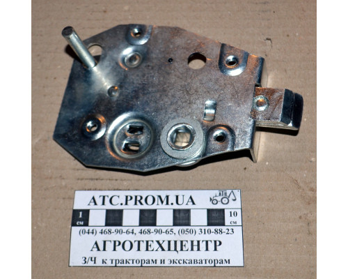 Замок дверцят МТЗ МК голий (лівий) 70-6708120